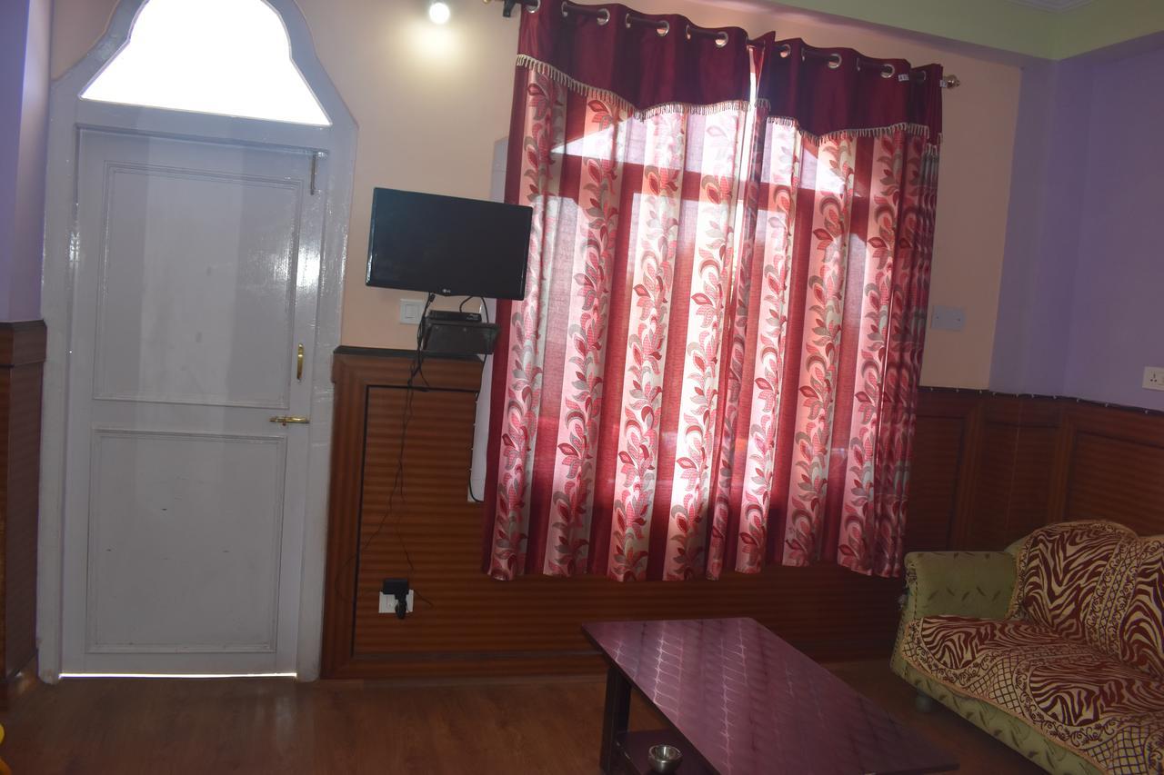 Hotel Snow Flake Rāmpur Exterior photo