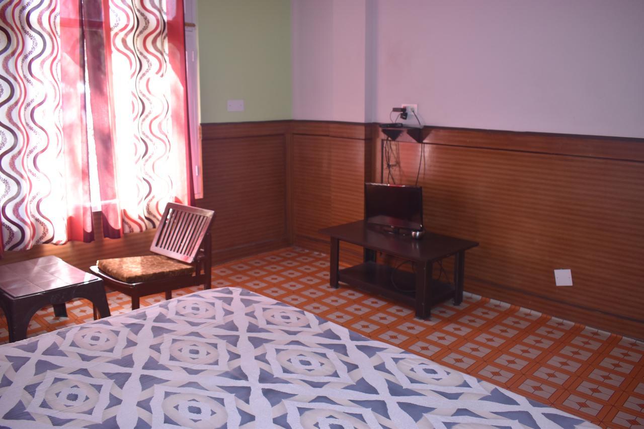Hotel Snow Flake Rāmpur Exterior photo